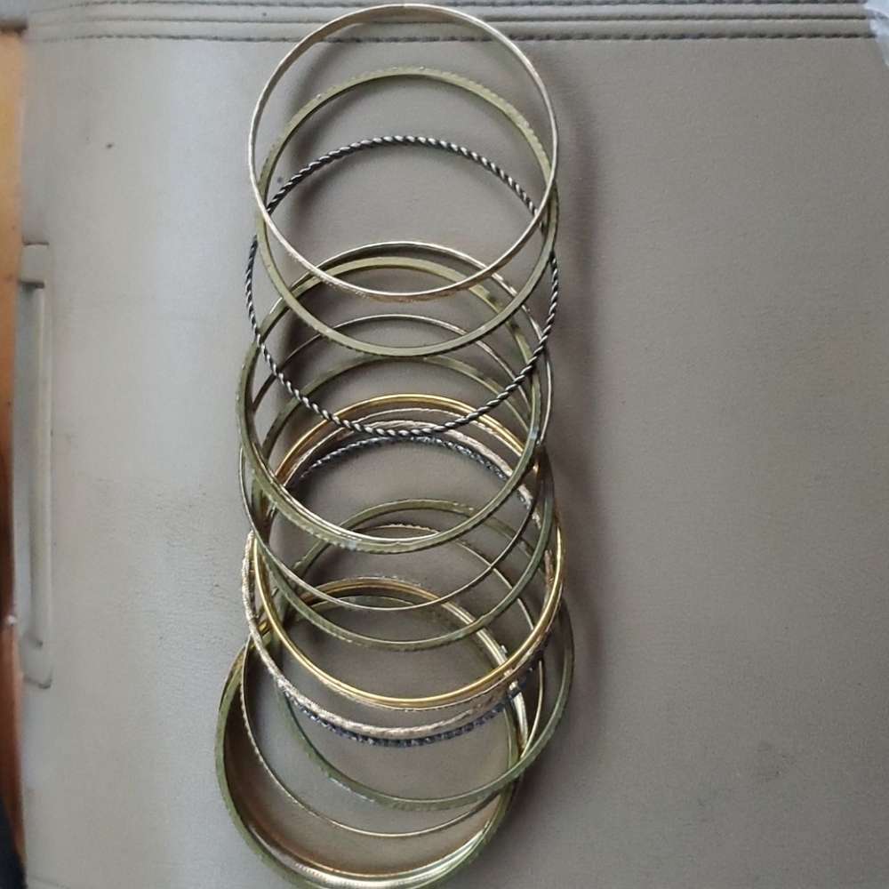 Custom jewelry pre-owned